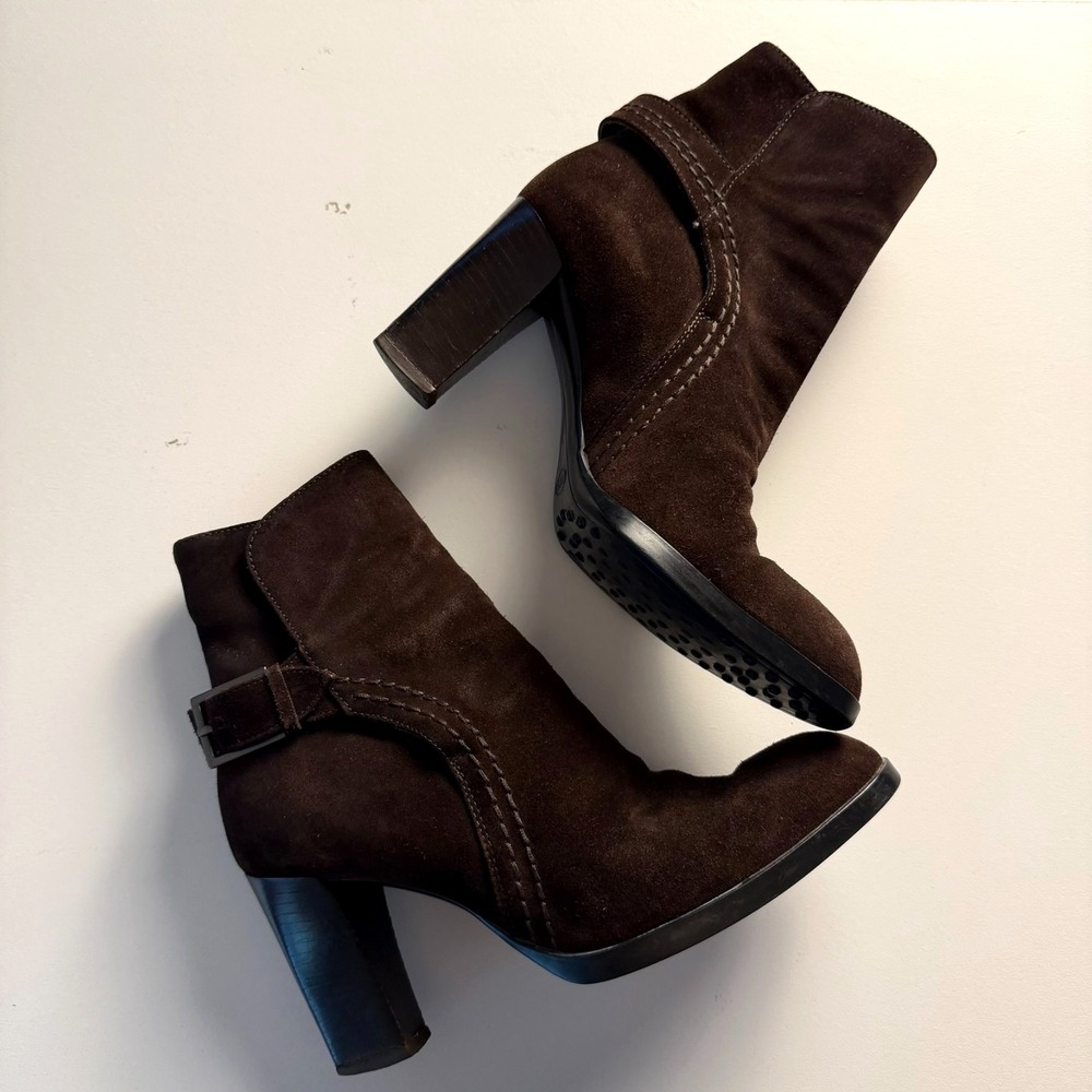 Tod's Women  Ankle Boots Brown Suede Buckle Sz 5 Block Heel Made in Italy Design